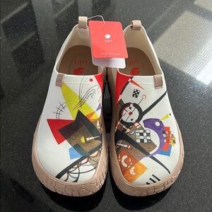 UIN Women's White Multicolor Geometric Slip-On Flats